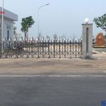 Cổng xếp inox có điểm gì nổi bật so với cổng xếp sắt