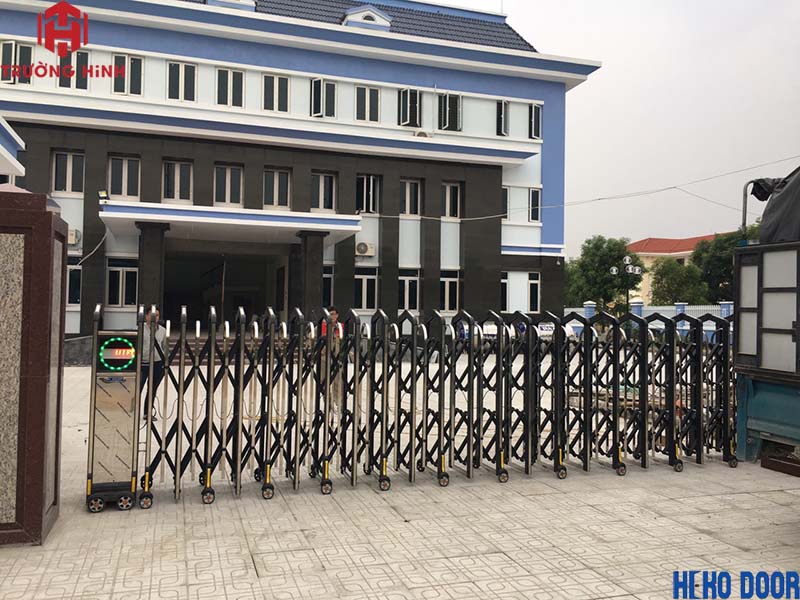 [Hình ảnh lắp đặt] Cổng xếp inox tại Thuận Thành Bắc Ninh