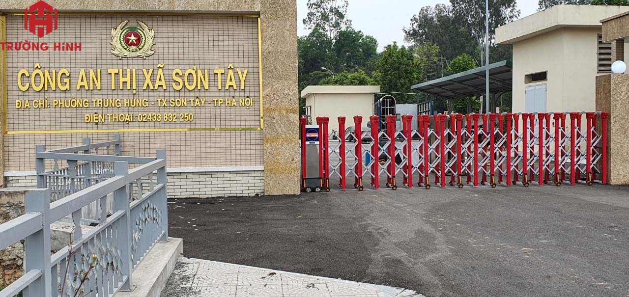 Dự án lắp đặt cổng xếp hợp kim nhôm tại CATX Sơn Tây