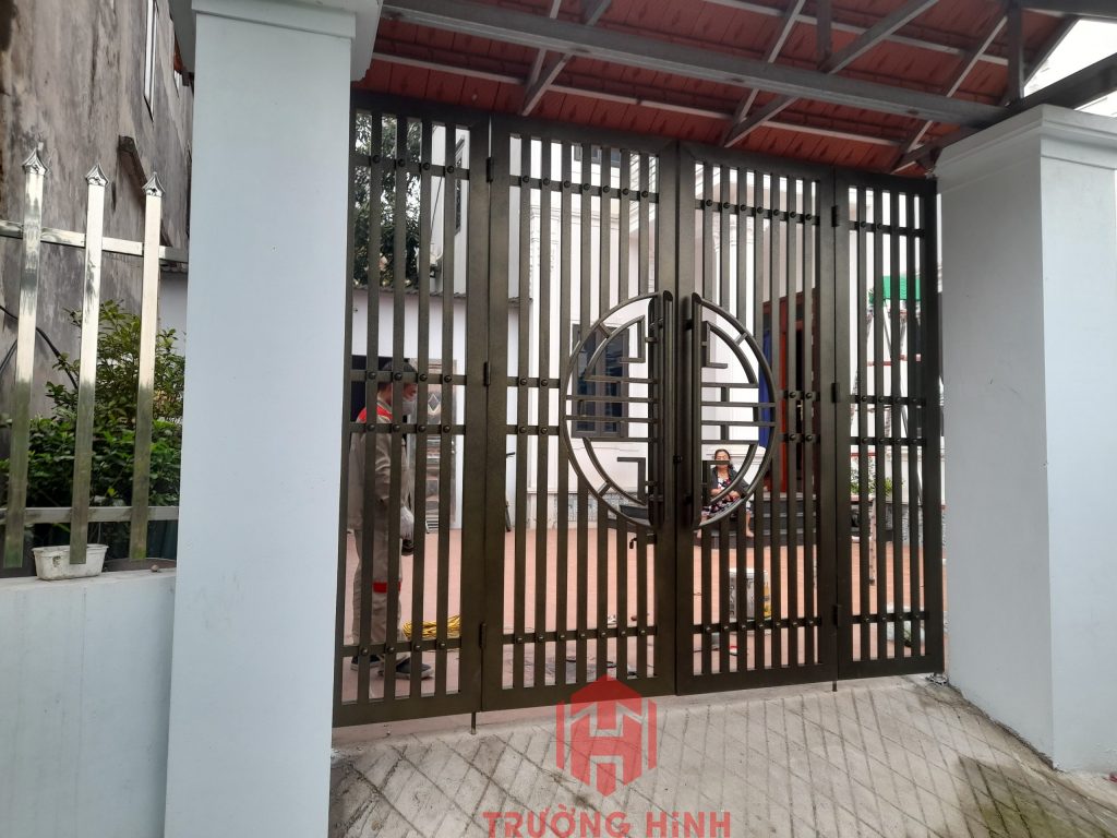 Cửa cổng Inox sơn tĩnh điện - Công ty CP Cơ khí Xây dựng Trường Hinh