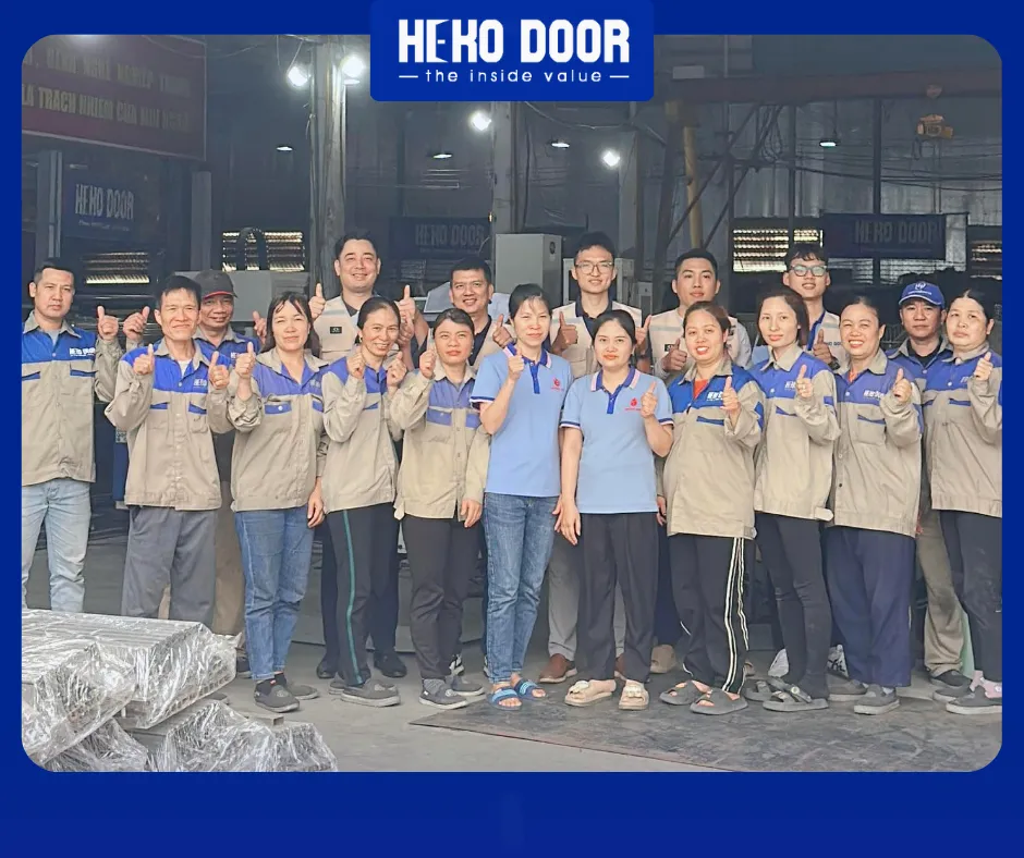 NHÂN VIÊN HEKO DOOR CHUYÊN NGHIỆP