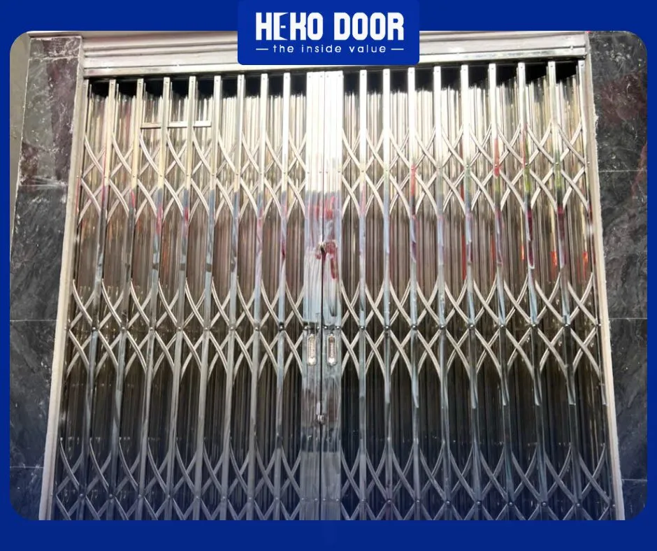 thay thế cửa xếp inox cũ