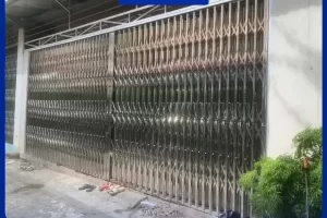 REVIEW CỬA XẾP INOX SAU 5 NĂM SỬ DỤNG: CÓ THỰC SỰ BỀN NHƯ QUẢNG CÁO?