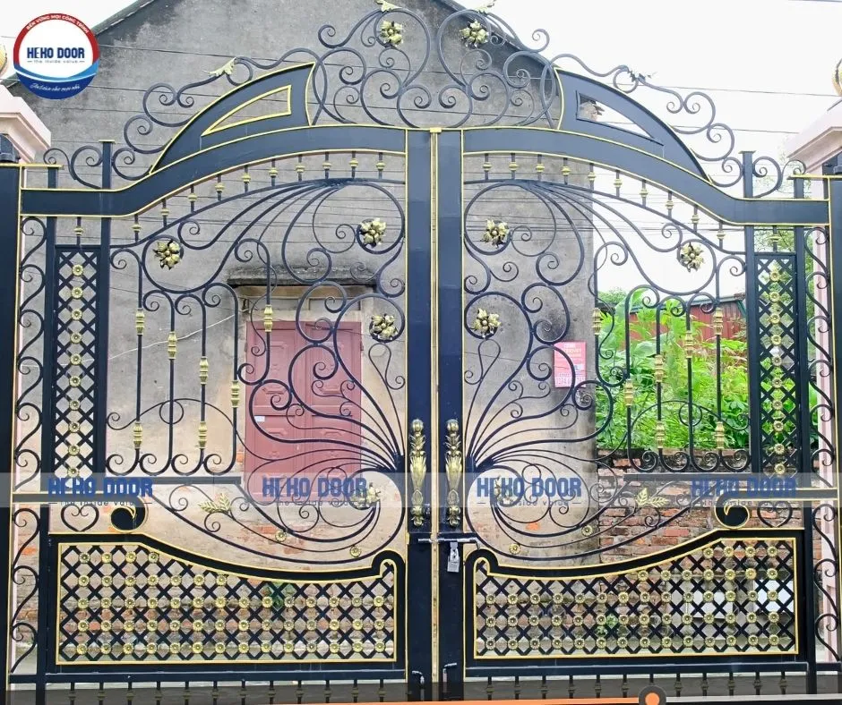 Cửa trượt quay 2 cánh đẹp phong cách cổ điển