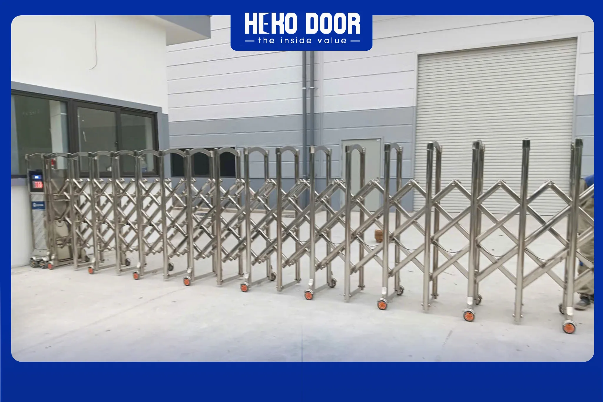 Tiêu chuẩn thiết kế cổng xếp inox cho nhà máy, khu công nghiệp