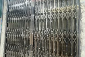 Bảng báo giá cửa xếp inox mới nhất 2025