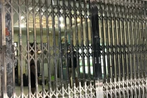 Cửa Xếp Inox Sang Trọng – Giải Pháp Đẳng Cấp Cho Mặt Tiền Nhà Phố