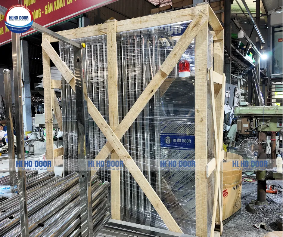 Những dấu hiệu cảnh báo khi bạn sắp bị “chặt chém” khi mua cổng xếp inox2