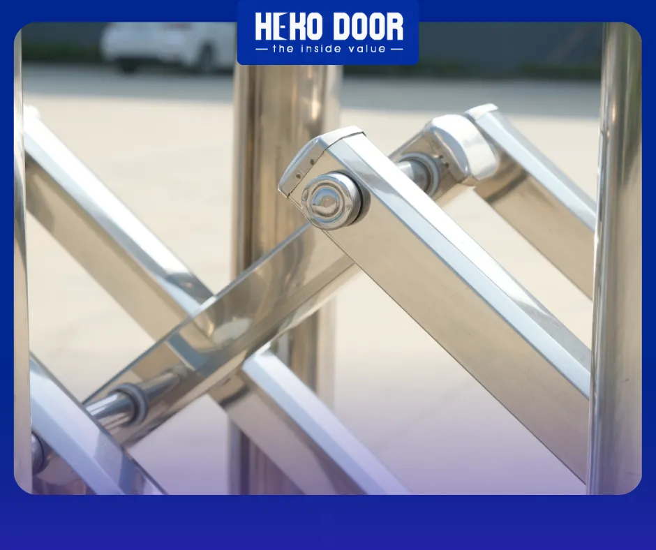 Chi phí bảo trì cổng xếp inox rẻ