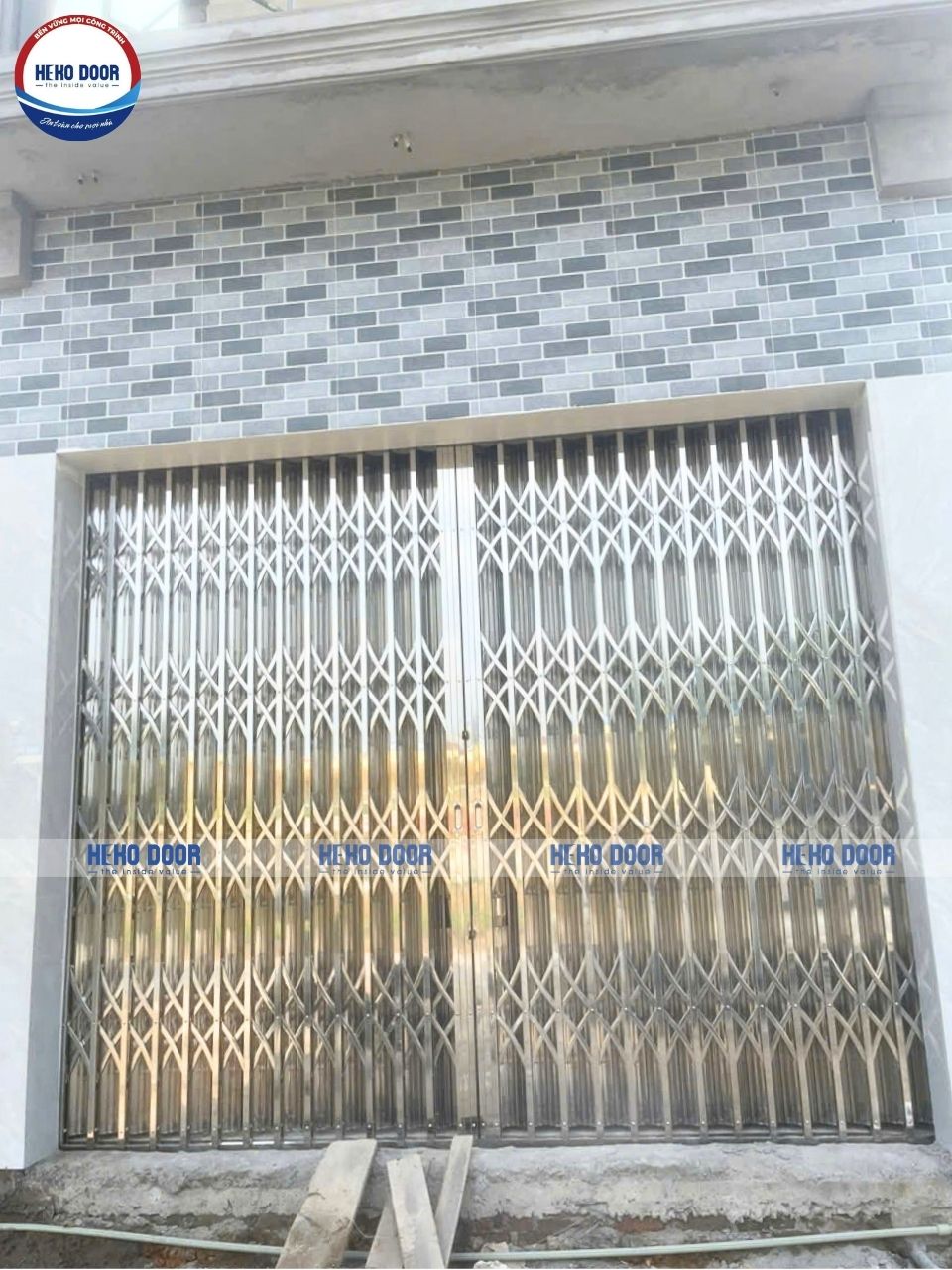 cua-xep-inox-cho-nha-pho