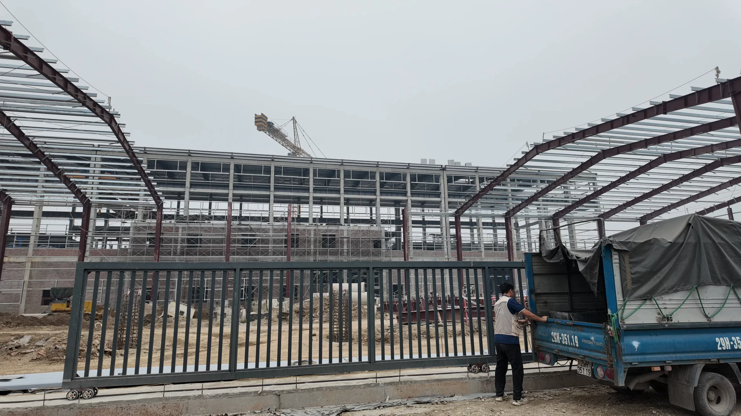 ve-sinh-cong-hop-kim