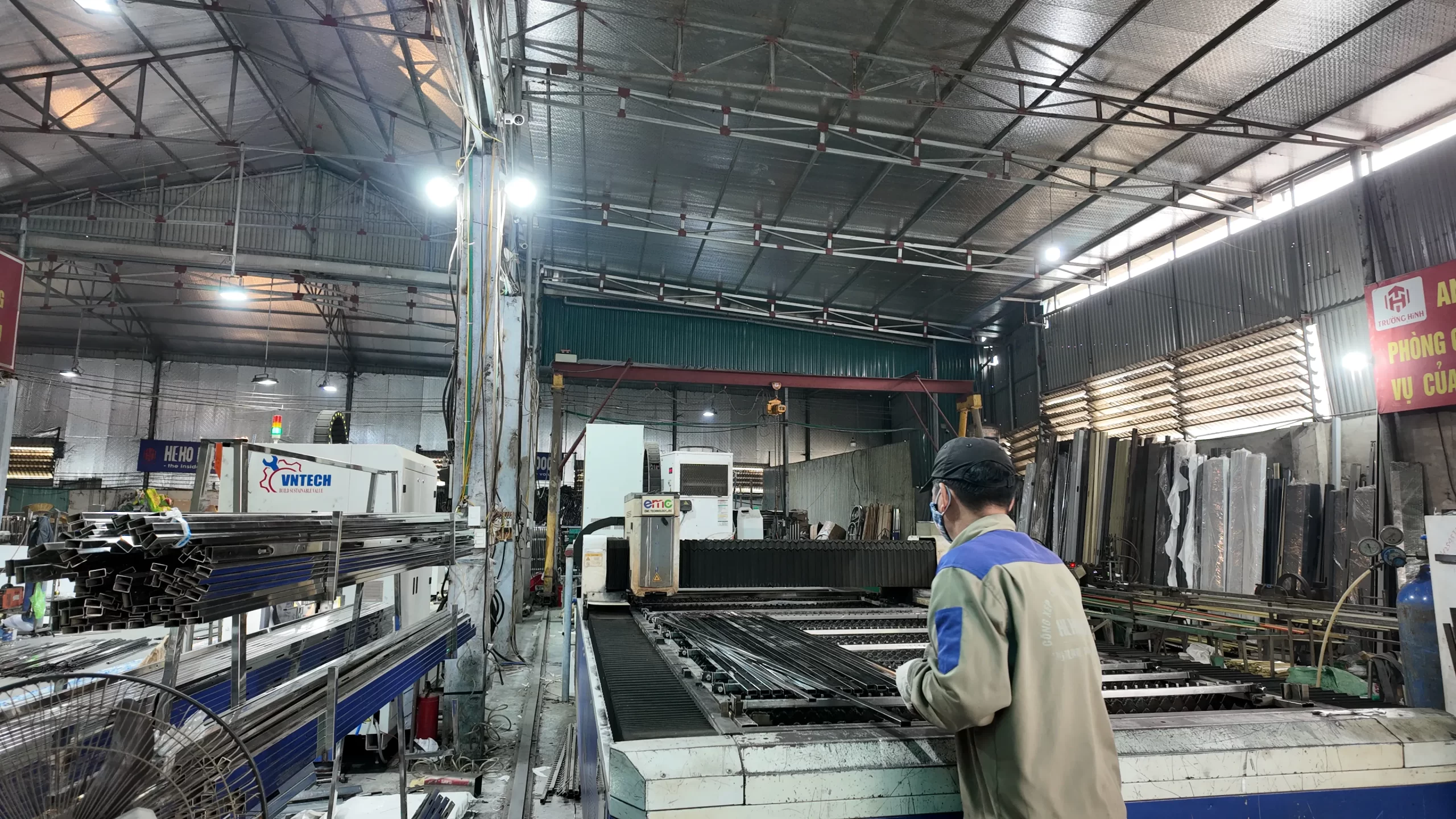 Sản xuất tại xưởng riêng