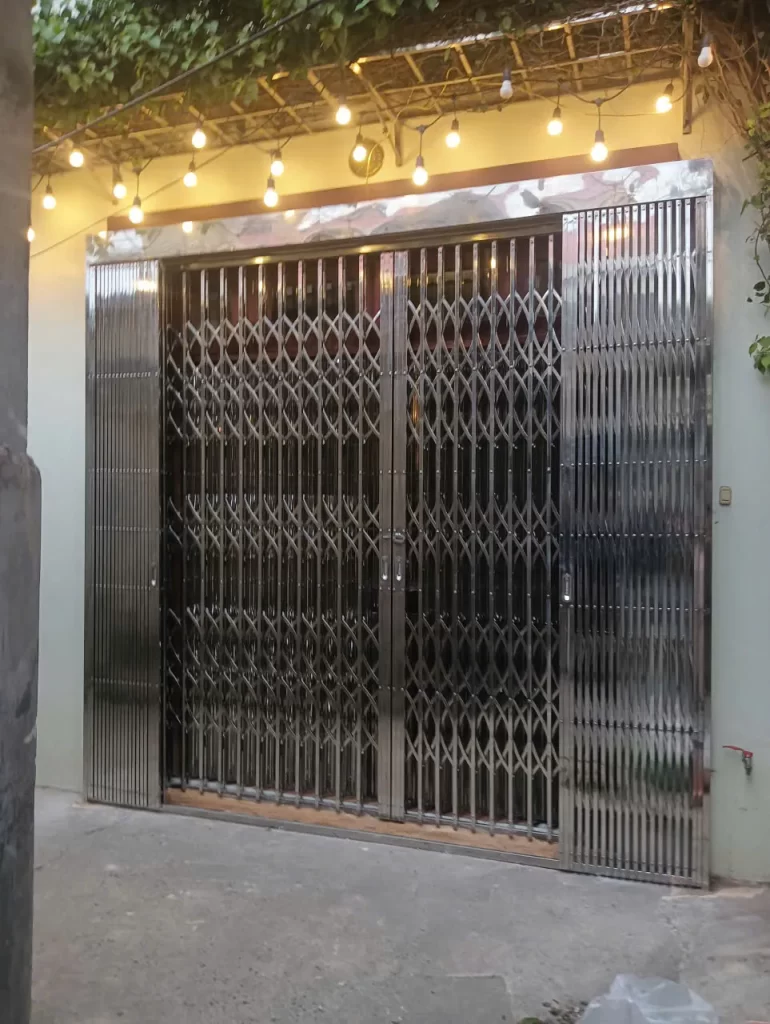 cửa xếp inox hộp