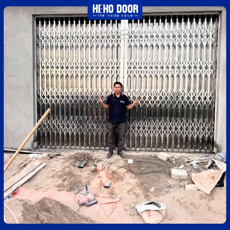 Cửa xếp inox hộp có lá gió