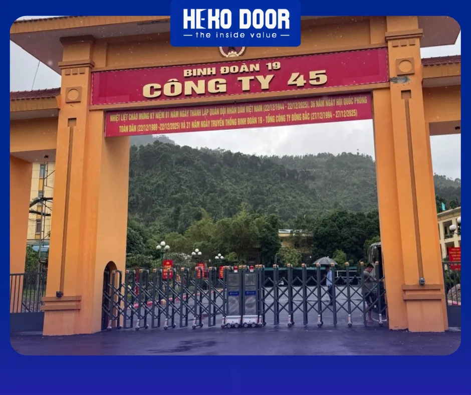 CHI PHÍ CỔNG XẾP HỢP KIM NHÔM – ĐỘ BỀN VÀ CÔNG NGHỆ VẬN HÀNH TIÊN TIẾN