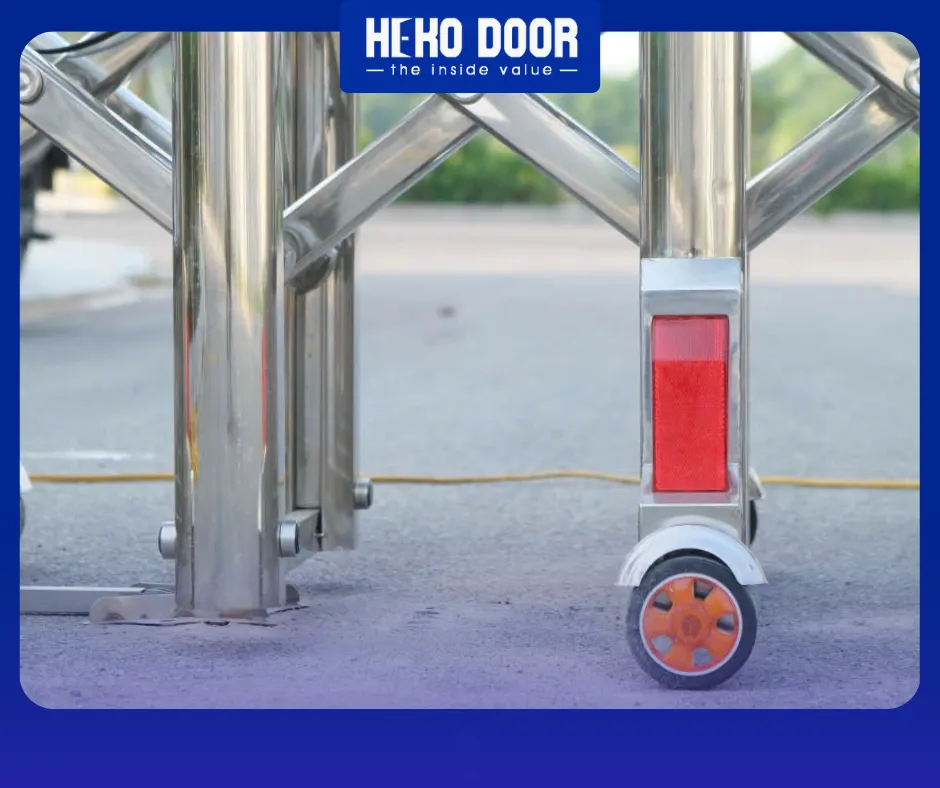 Câu hỏi về cổng xếp inox