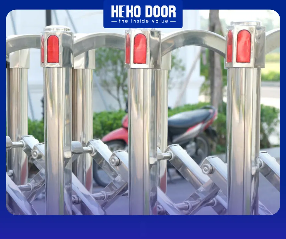 Câu hỏi về cổng xếp inox