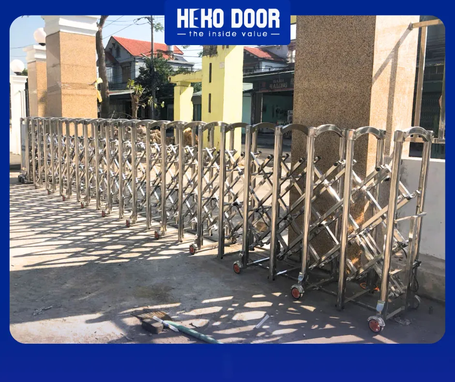 Giải pháp thiết kế cổng xếp inox trường học sao cho phù hợp?