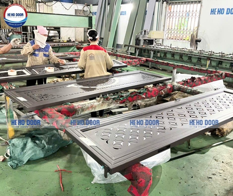 cua-sat-cnc-la-gi