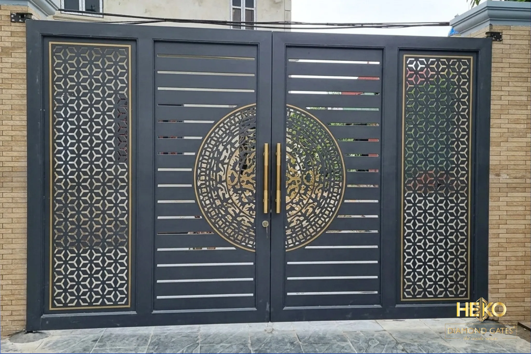 Cổng Hợp Kim Phong Cách Tân Cổ Điển