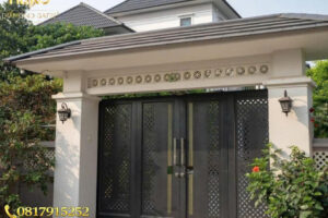So sánh cổng hợp kim và cổng sắt: Loại nào tốt hơn 2025?