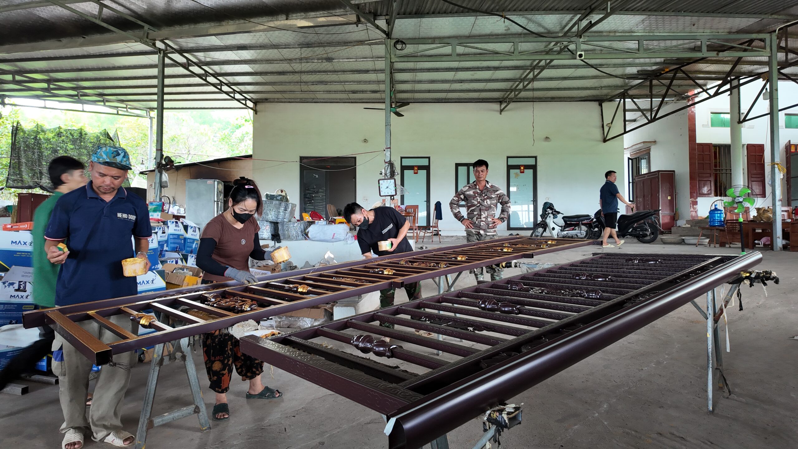 lan-can-ban-cong-inox-son-nung